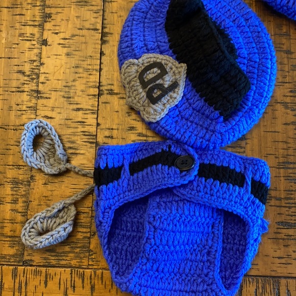 Police knit costume for baby - Picture 4 of 5